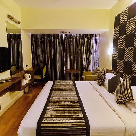 Hotel Silver Inn Bombaj Zewnętrze zdjęcie