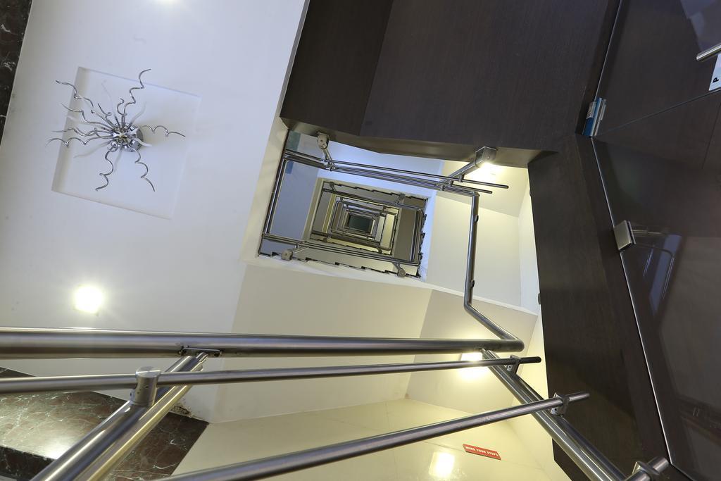 Hotel Silver Inn Bombaj Zewnętrze zdjęcie