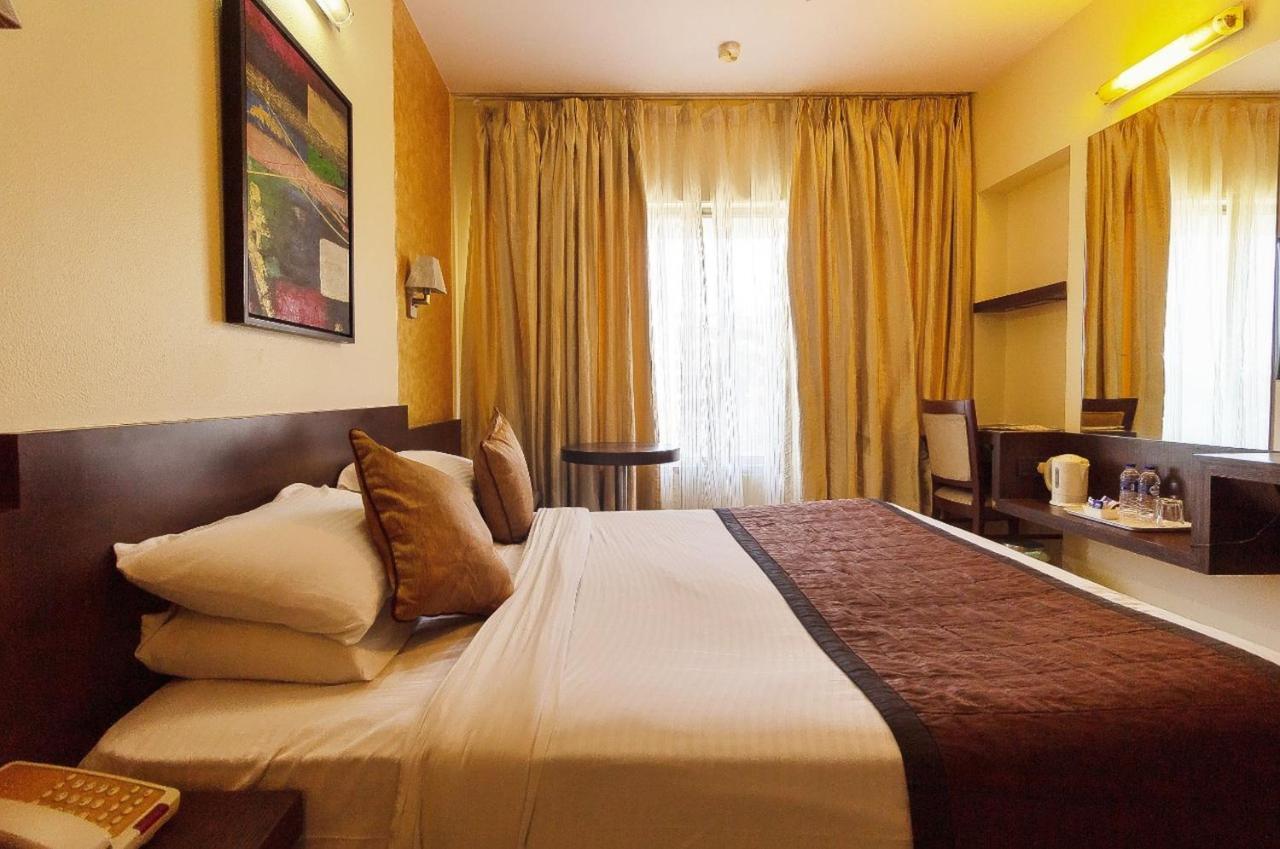 Hotel Silver Inn Bombaj Zewnętrze zdjęcie
